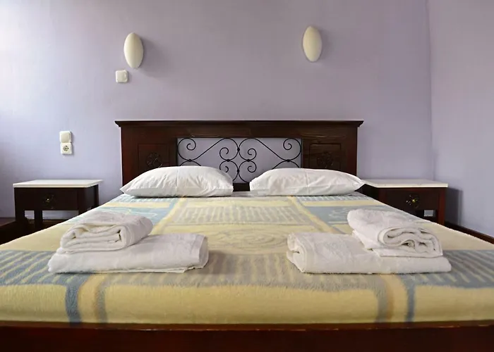 Karnayo Pensión 3*